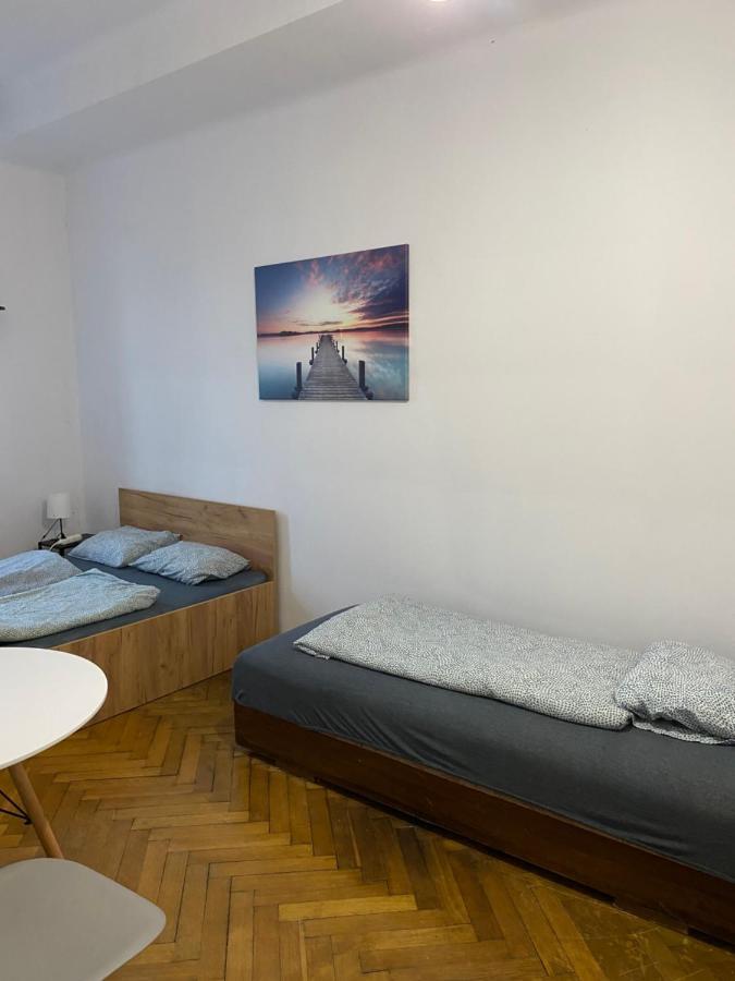 Classy Rooms In Old Town Краков Экстерьер фото